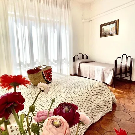 Piazza Italia Charming Sea Apartament