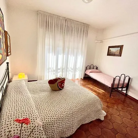 Piazza Italia Charming Sea Apartment