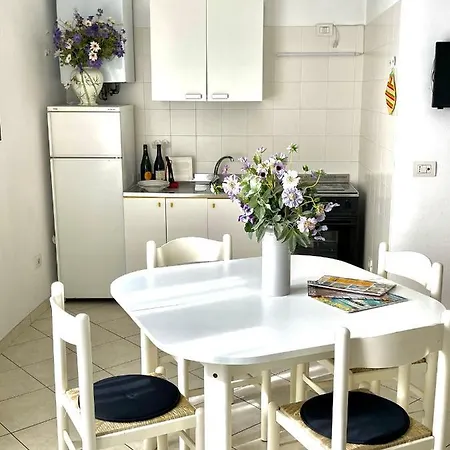 Apartment Piazza Italia Charming Sea *