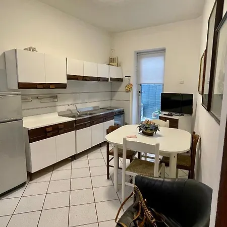 Piazza Italia Charming Sea Apartment *