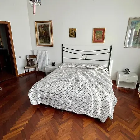 Apartment Piazza Italia Charming Sea *